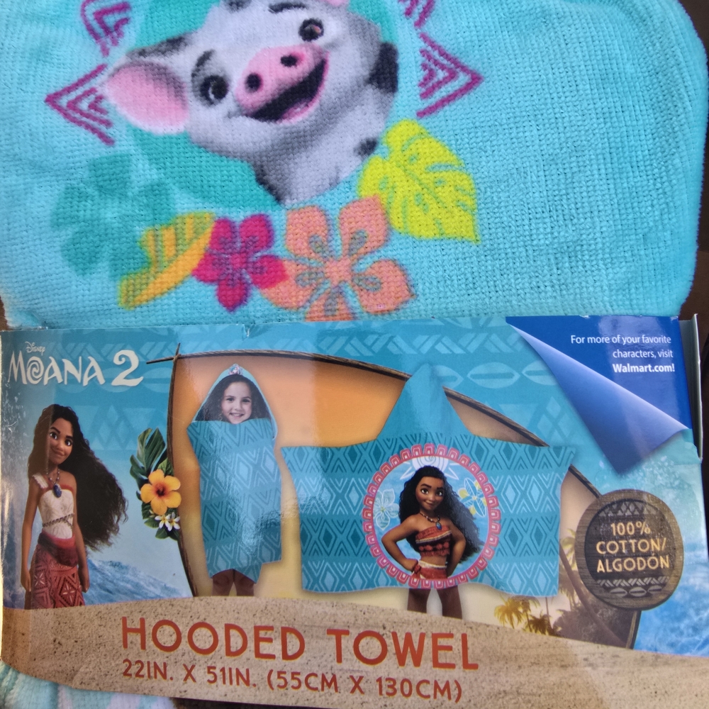 Disney Moana 2 Turquoise Hooded Towel with Pua